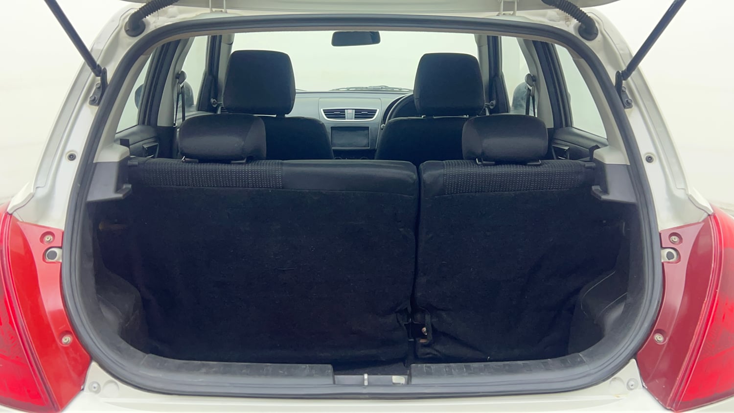 Used 2016 Maruti Suzuki Swift Lxi (O) Petrol Manual interior DICKY INSIDE VIEW