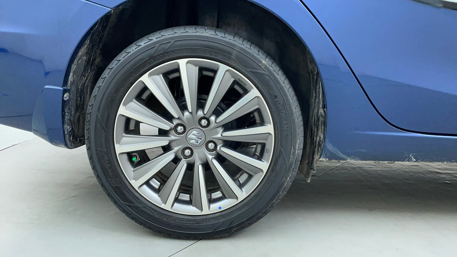 Used 2019 null Petrol Manual tyres RIGHT REAR TYRE RIM VIEW