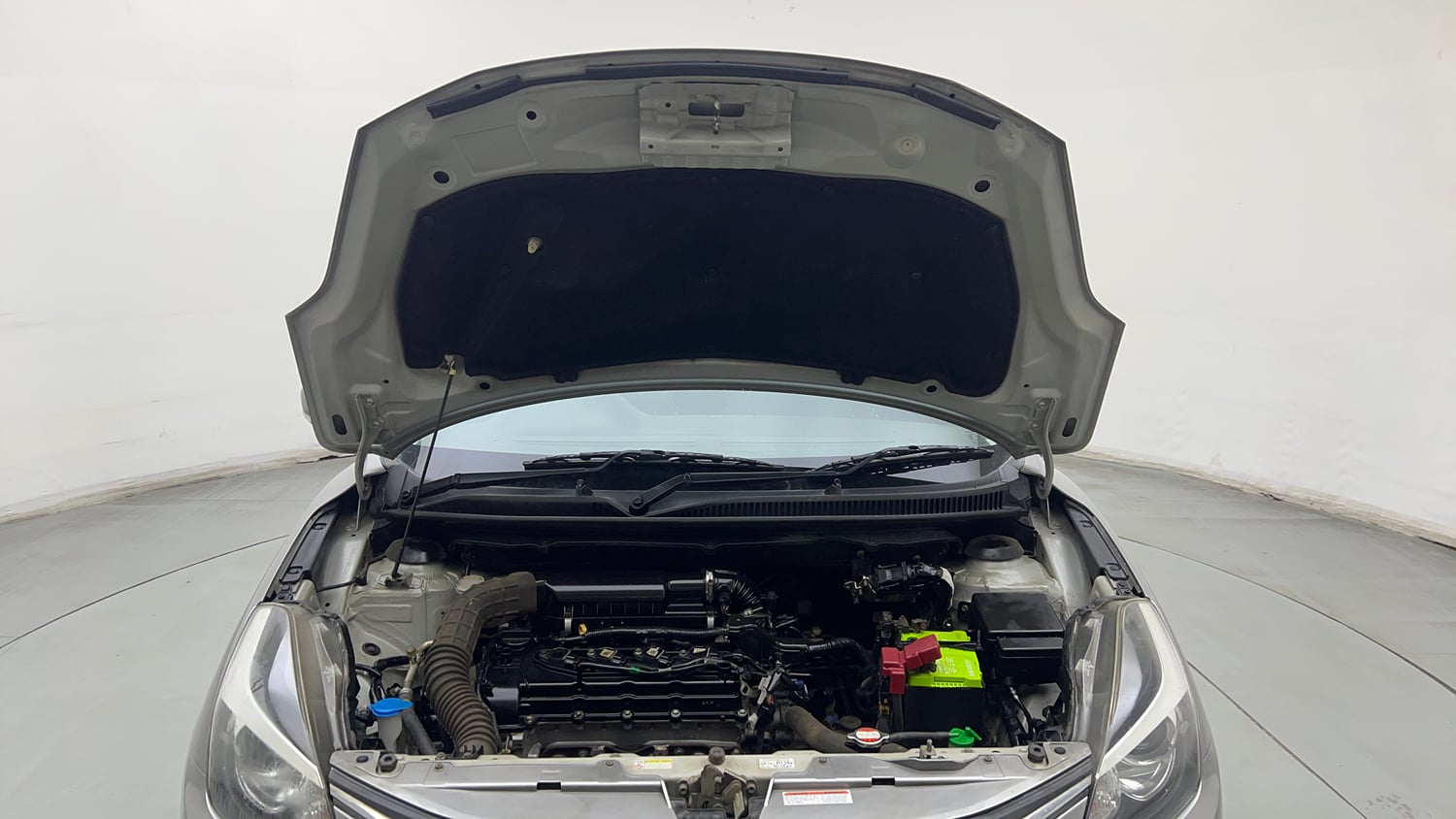Used 2017 Maruti Suzuki Baleno Alpha 1.2 Petrol Manual engine ENGINE & BONNET OPEN FRONT VIEW