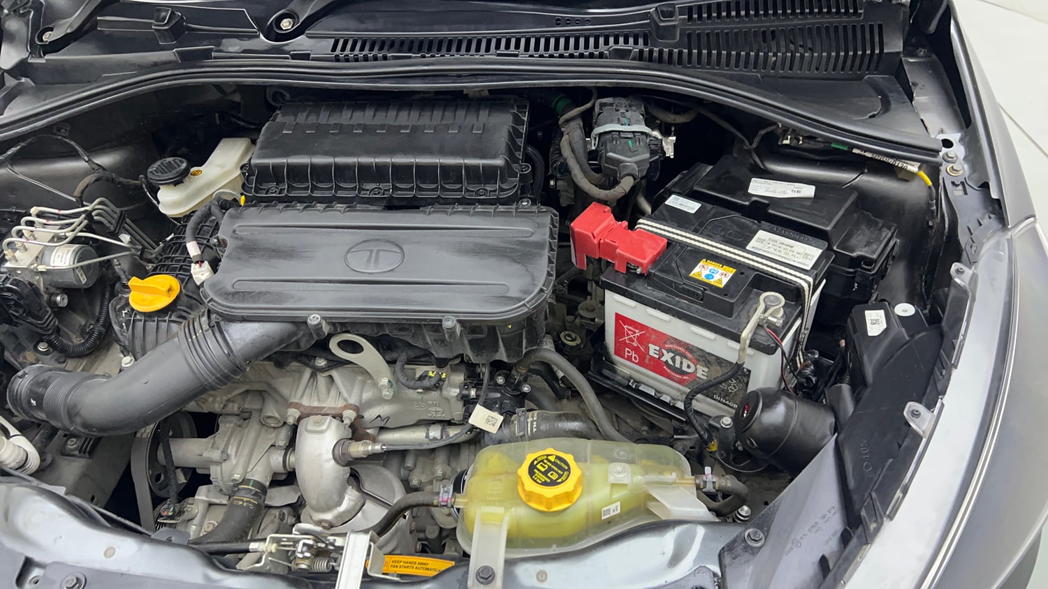 Used 2025 Tata Tiago XE CNG Cng Manual engine ENGINE LEFT SIDE VIEW