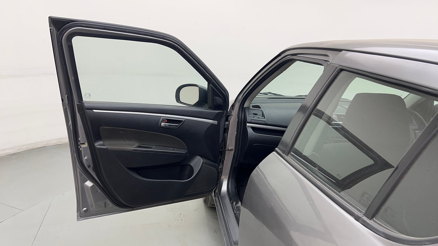 Used 2015 Maruti Suzuki Swift ZXi Petrol Manual interior LEFT FRONT DOOR OPEN VIEW