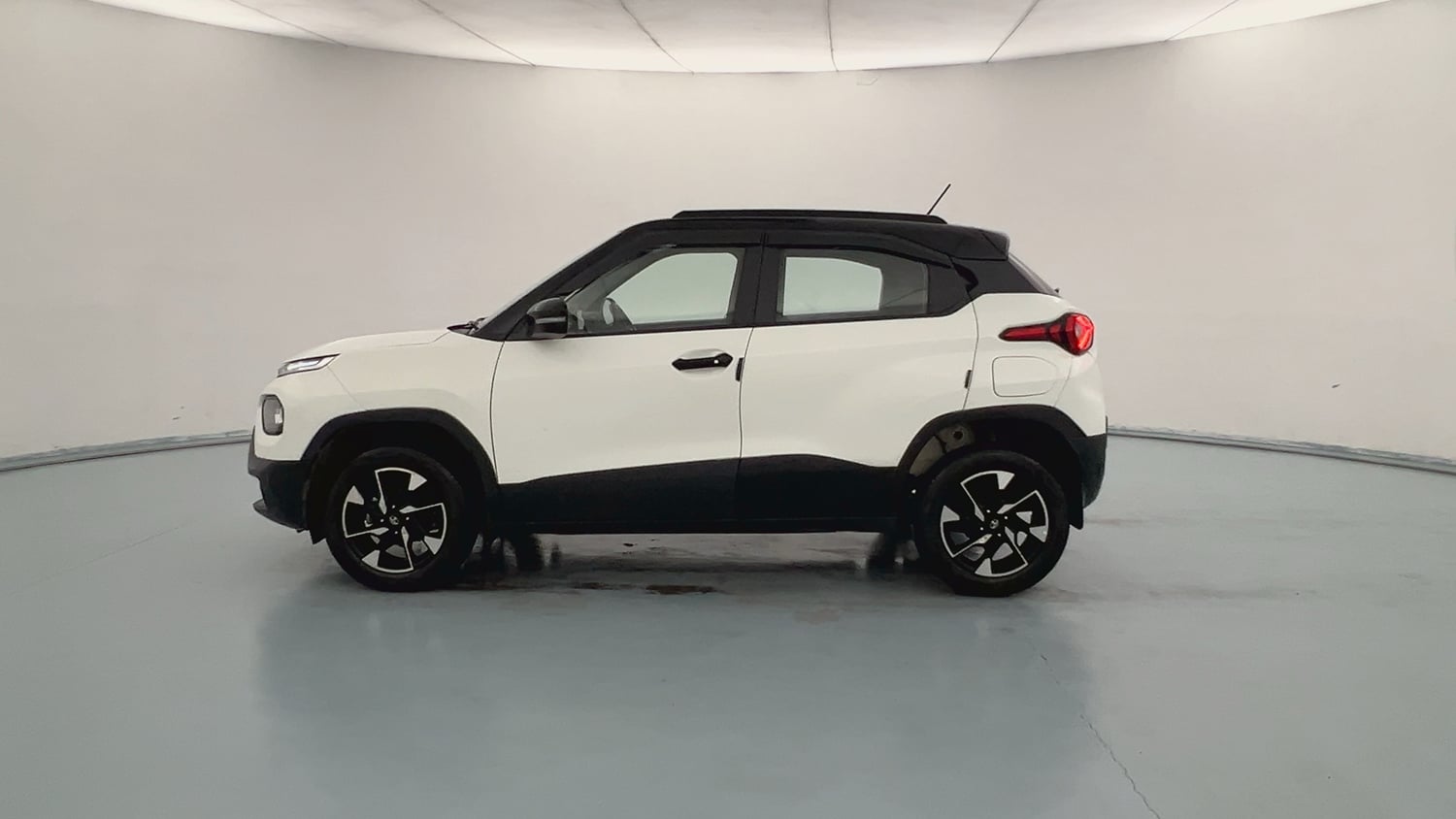 Used 2023 Tata Punch Creative Dual Tone Petrol Manual exterior LEFT SIDE VIEW