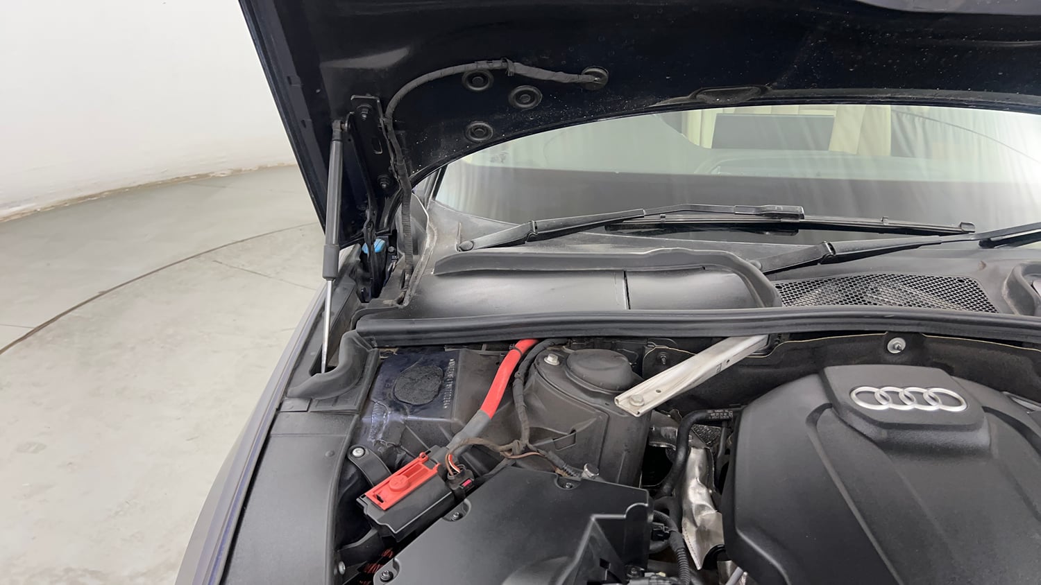 Used 2021 Audi A4 Premium Plus 40 TFSI Petrol Automatic engine ENGINE RIGHT SIDE HINGE & APRON VIEW
