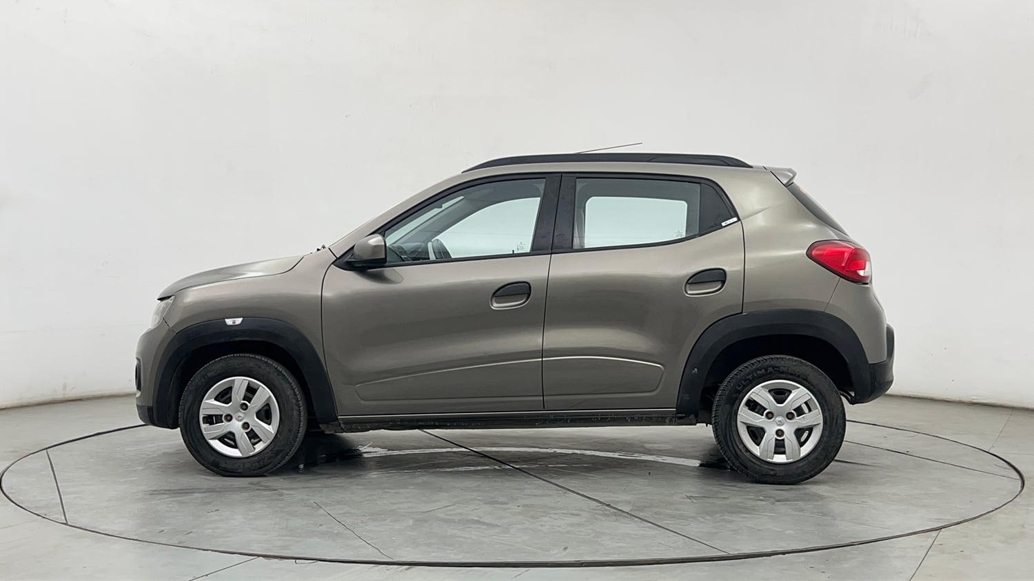 Used 2019 Renault Kwid RXT (O) 1.0 SCE Edition Petrol Manual exterior LEFT SIDE VIEW