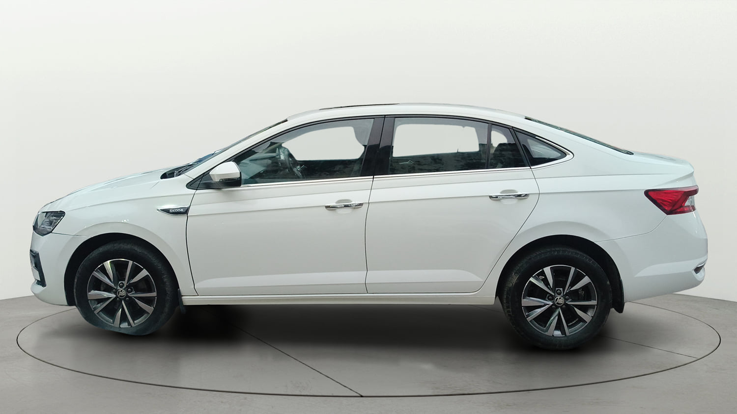 Used 2022 Skoda Slavia Style 1.0L TSI MT Petrol Manual exterior LEFT SIDE VIEW