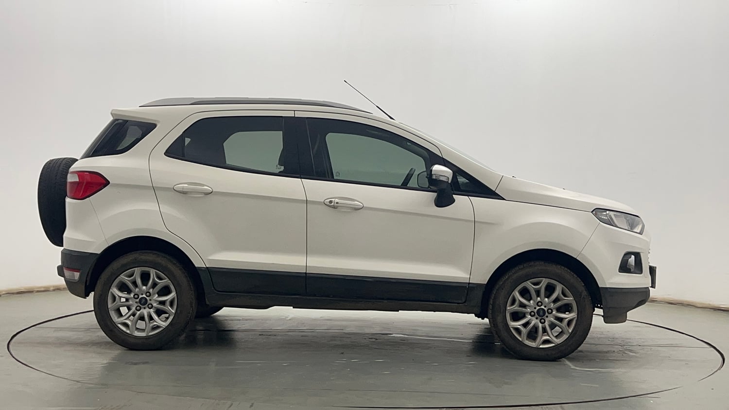 Used 2015 Ford EcoSport Titanium 1.0 Ecoboost (Opt) Petrol Manual exterior RIGHT SIDE VIEW