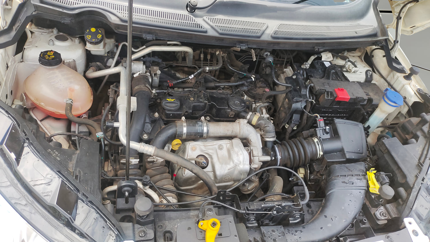 Used 2020 Ford EcoSport Ambiente 1.5L TDCi Diesel Manual engine ENGINE RIGHT SIDE VIEW