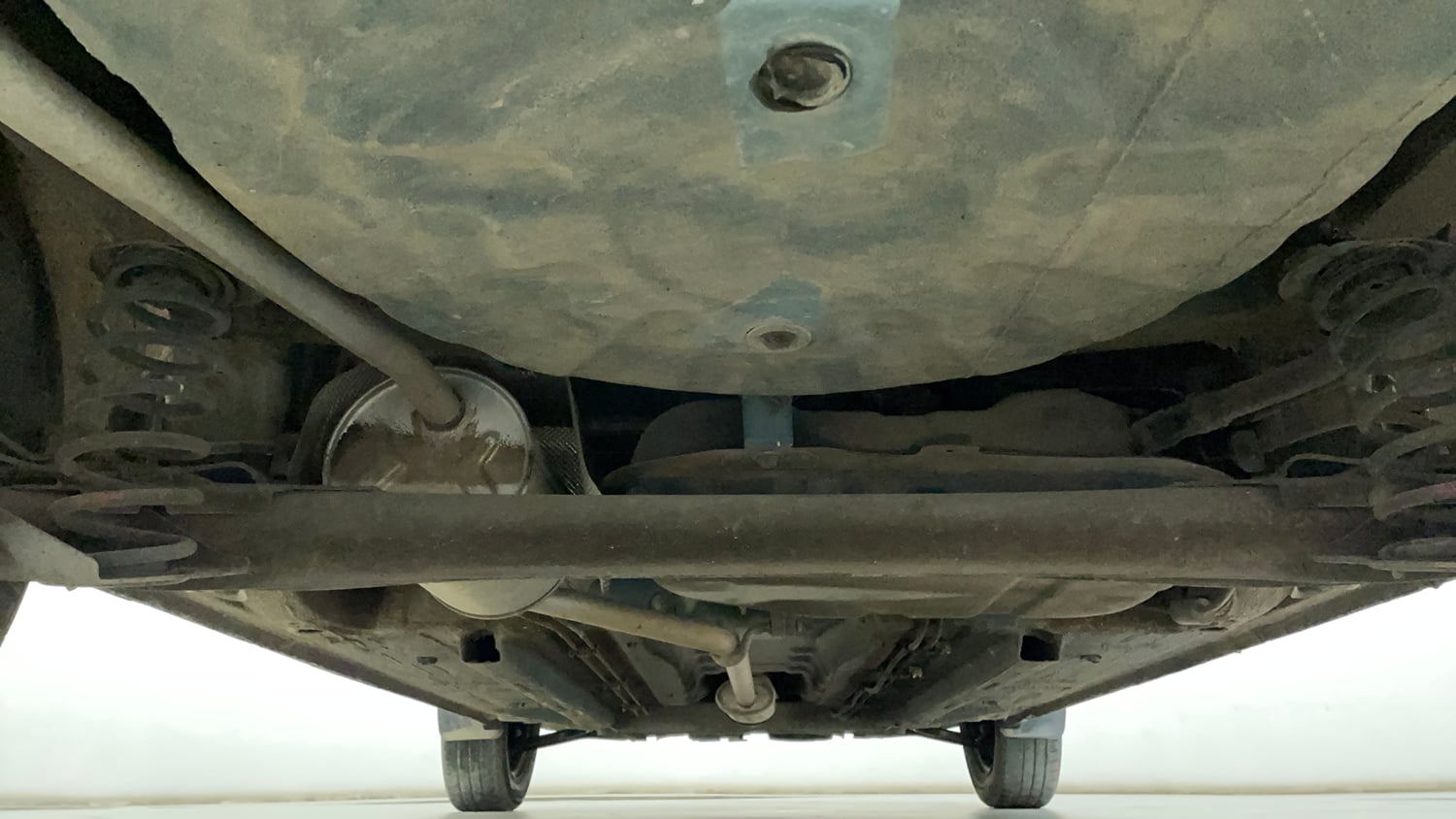 Used 2022 Renault Kwid RXT 1.0 AMT Petrol Automatic extra REAR UNDERBODY VIEW (TAKEN FROM REAR)