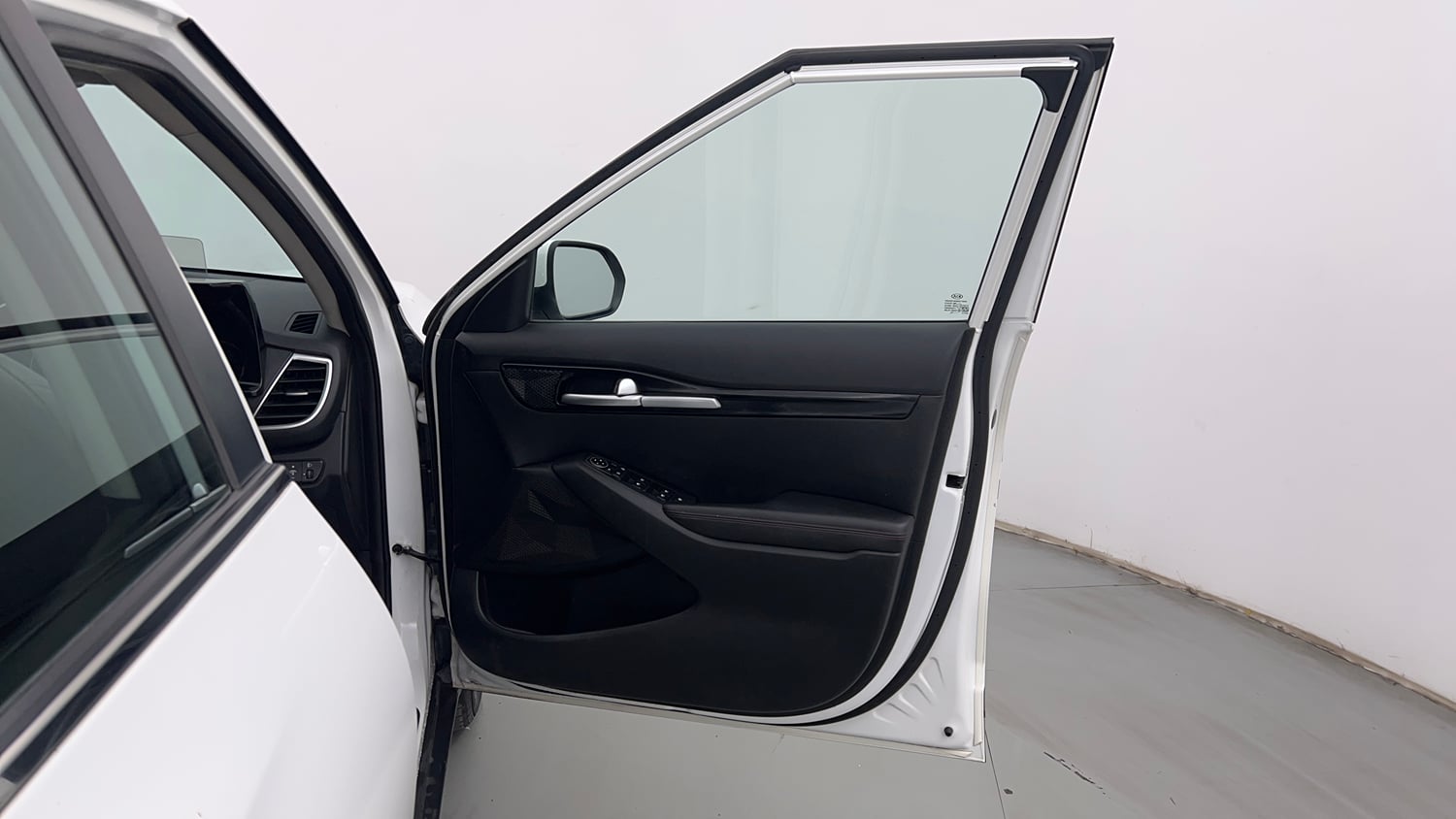 Used 2020 Kia Seltos GTX 1.4 Petrol Manual interior RIGHT FRONT DOOR OPEN VIEW