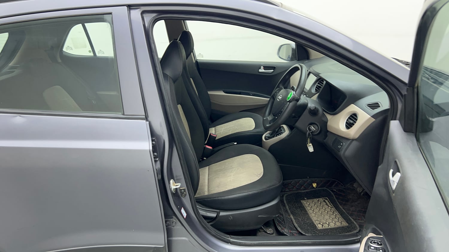 Used 2017 Hyundai Grand i10 Sportz (O) AT 1.2 Kappa VTVT Petrol Automatic interior RIGHT SIDE FRONT DOOR CABIN VIEW