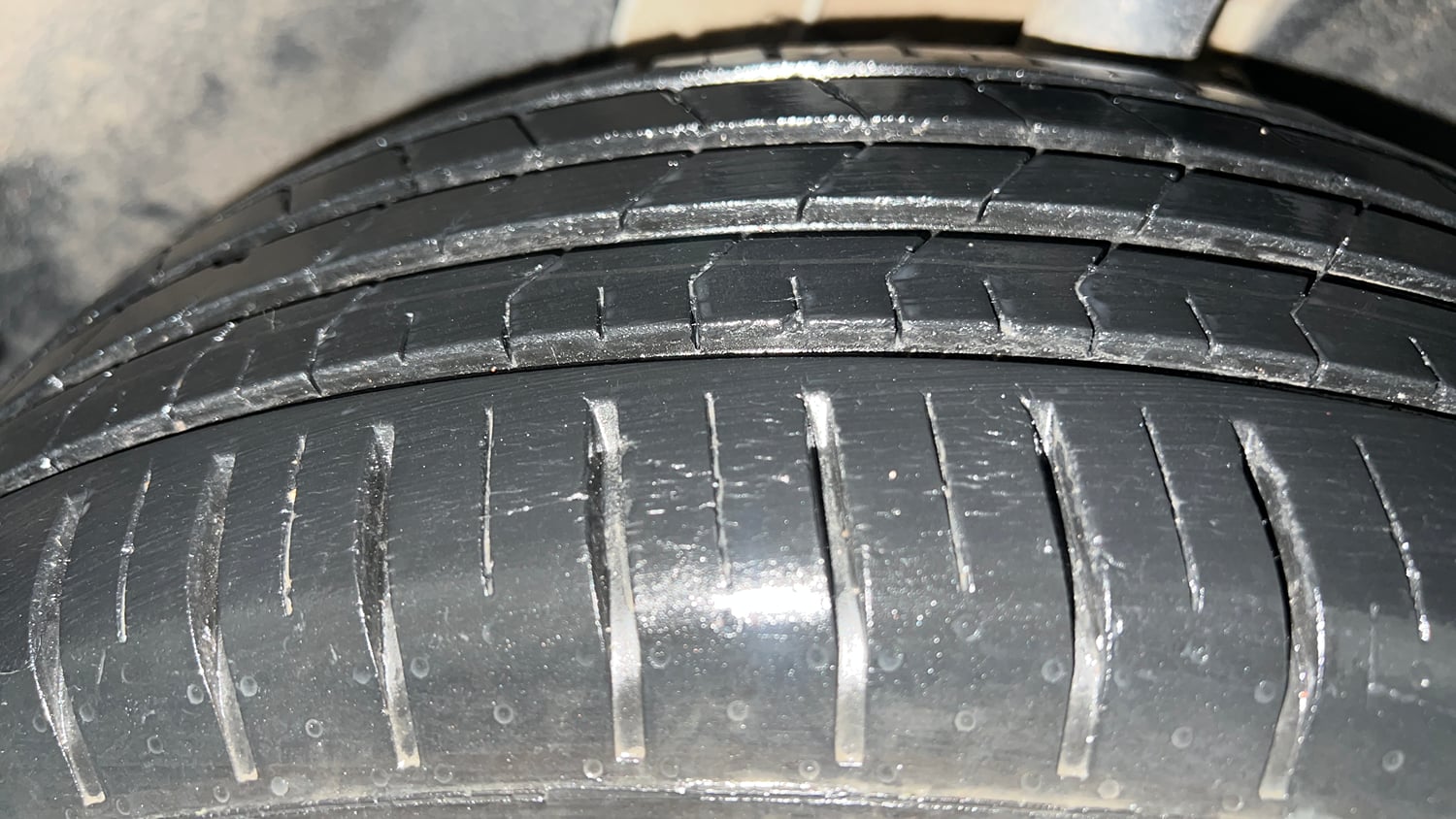 Used 2023 Tata Punch Creative Dual Tone Petrol Manual tyres RIGHT FRONT TYRE TREAD VIEW