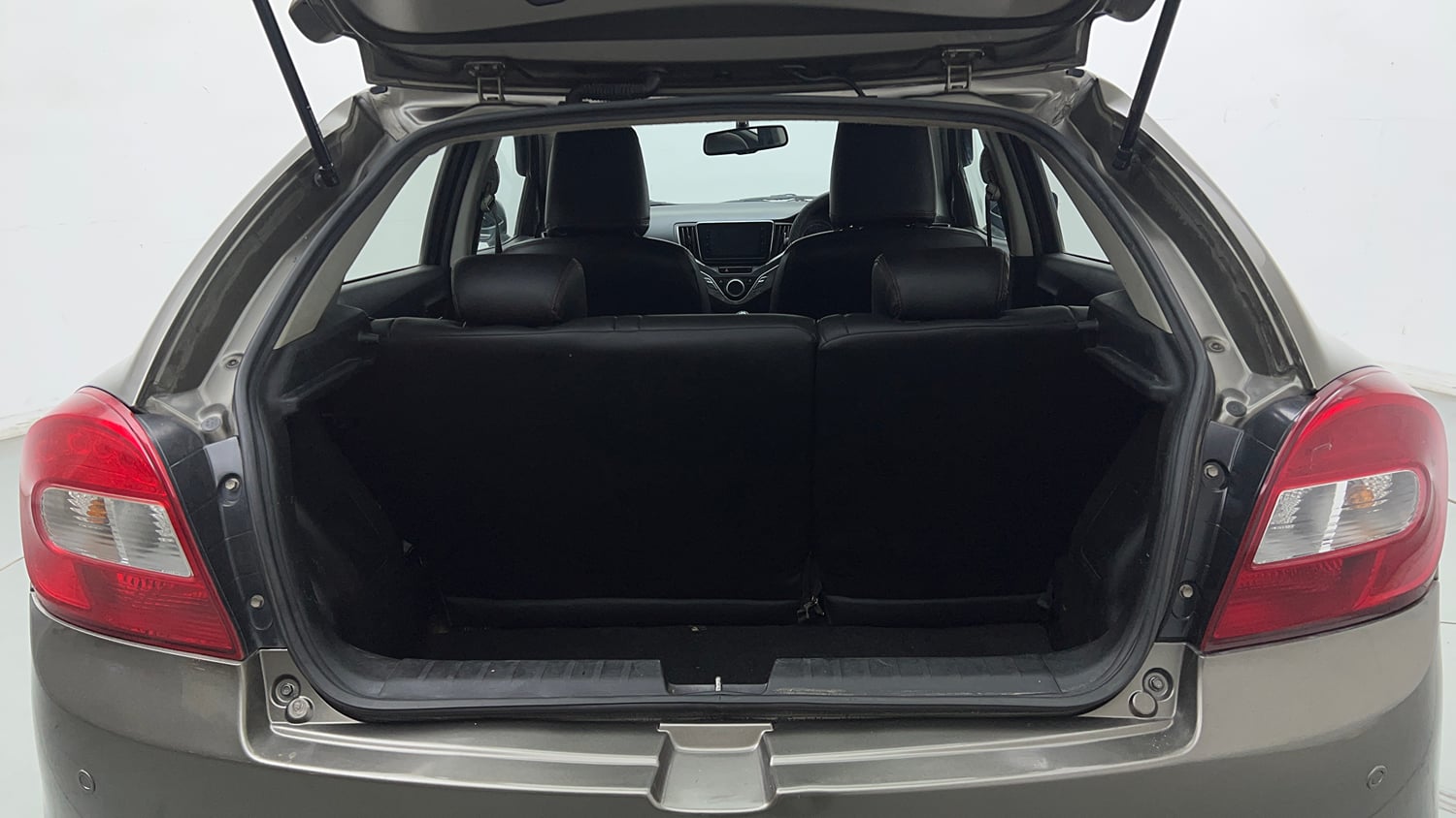 Used 2019 Maruti Suzuki Baleno Zeta Petrol Manual interior DICKY INSIDE VIEW