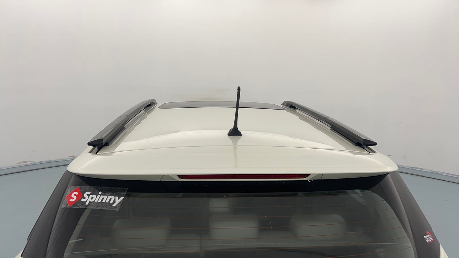 Used 2022 Mahindra XUV 300 W8 (O) 1.2 Petrol Petrol Manual exterior EXTERIOR ROOF VIEW