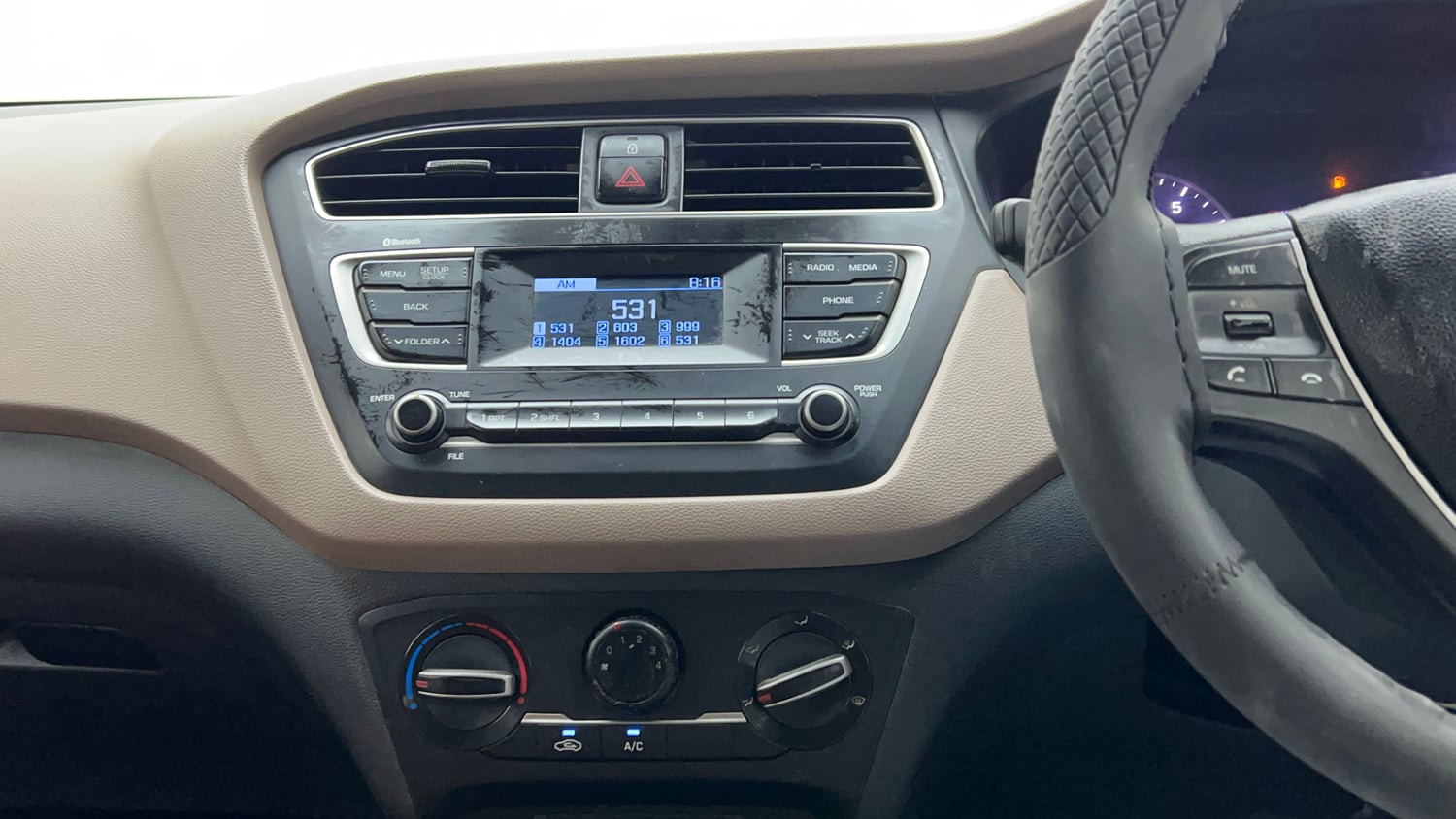 Used 2019 Hyundai Elite i20 Magna Plus 1.2 Petrol Manual interior MUSIC SYSTEM & AC CONTROL VIEW