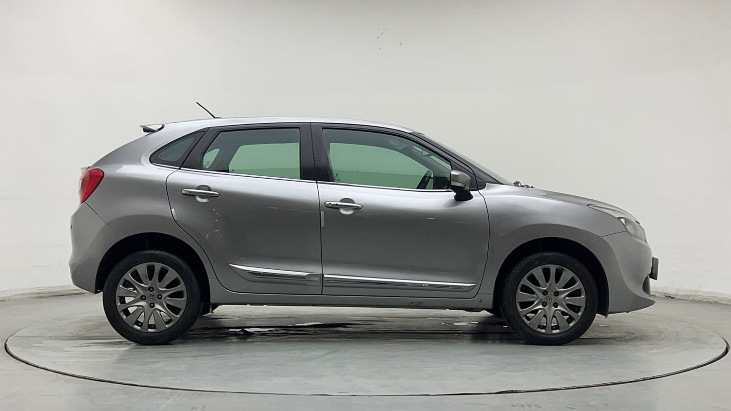 Used 2017 Maruti Suzuki Baleno Alpha 1.2 Petrol Manual exterior RIGHT SIDE VIEW