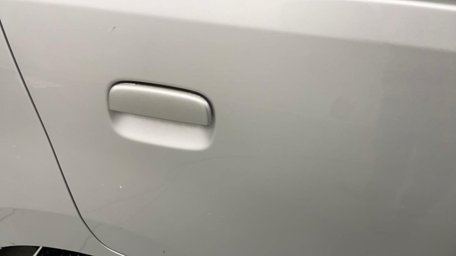 Used 2017 Maruti Suzuki Wagon R 1.0 VXI AMT Petrol Automatic dents MINOR SCRATCH
