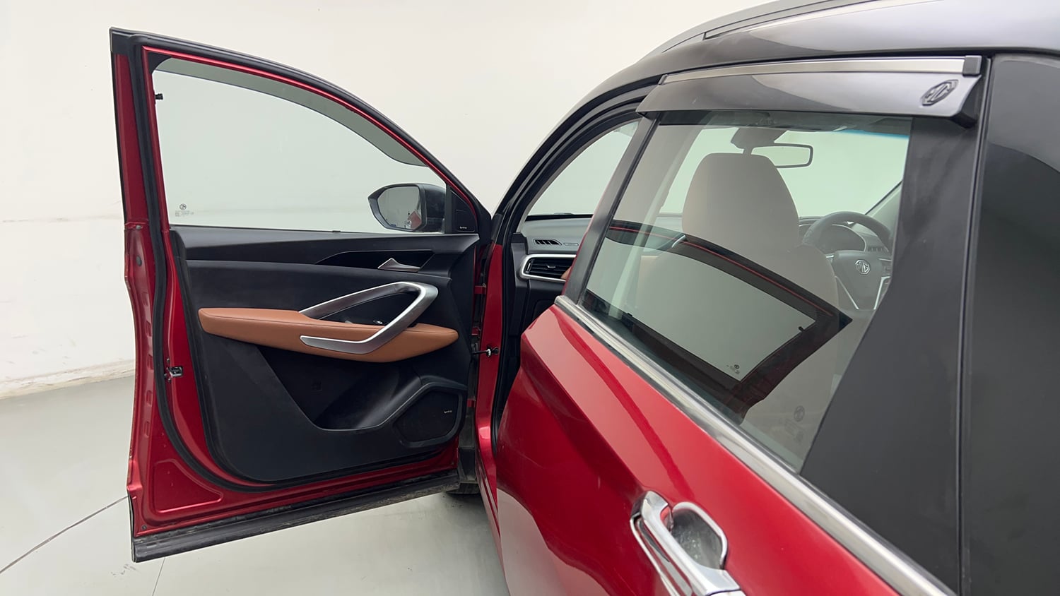 Used 2021 MG Motors Hector Plus Sharp 1.5 Petrol Turbo CVT 6-STR Dual Tone Petrol Automatic interior LEFT FRONT DOOR OPEN VIEW