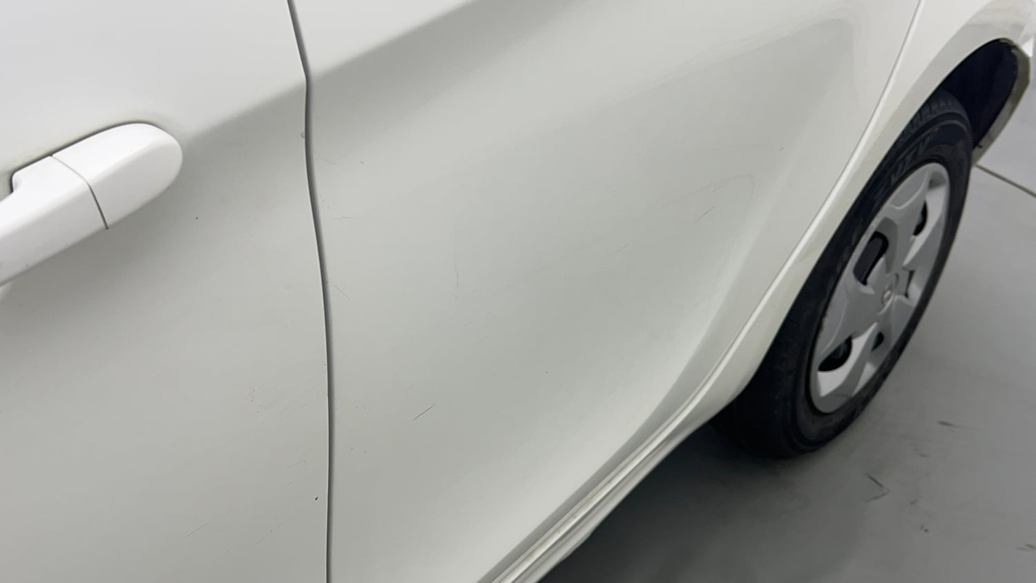 Used 2023 Tata Tiago XT (O) Petrol Manual dents MINOR SCRATCH