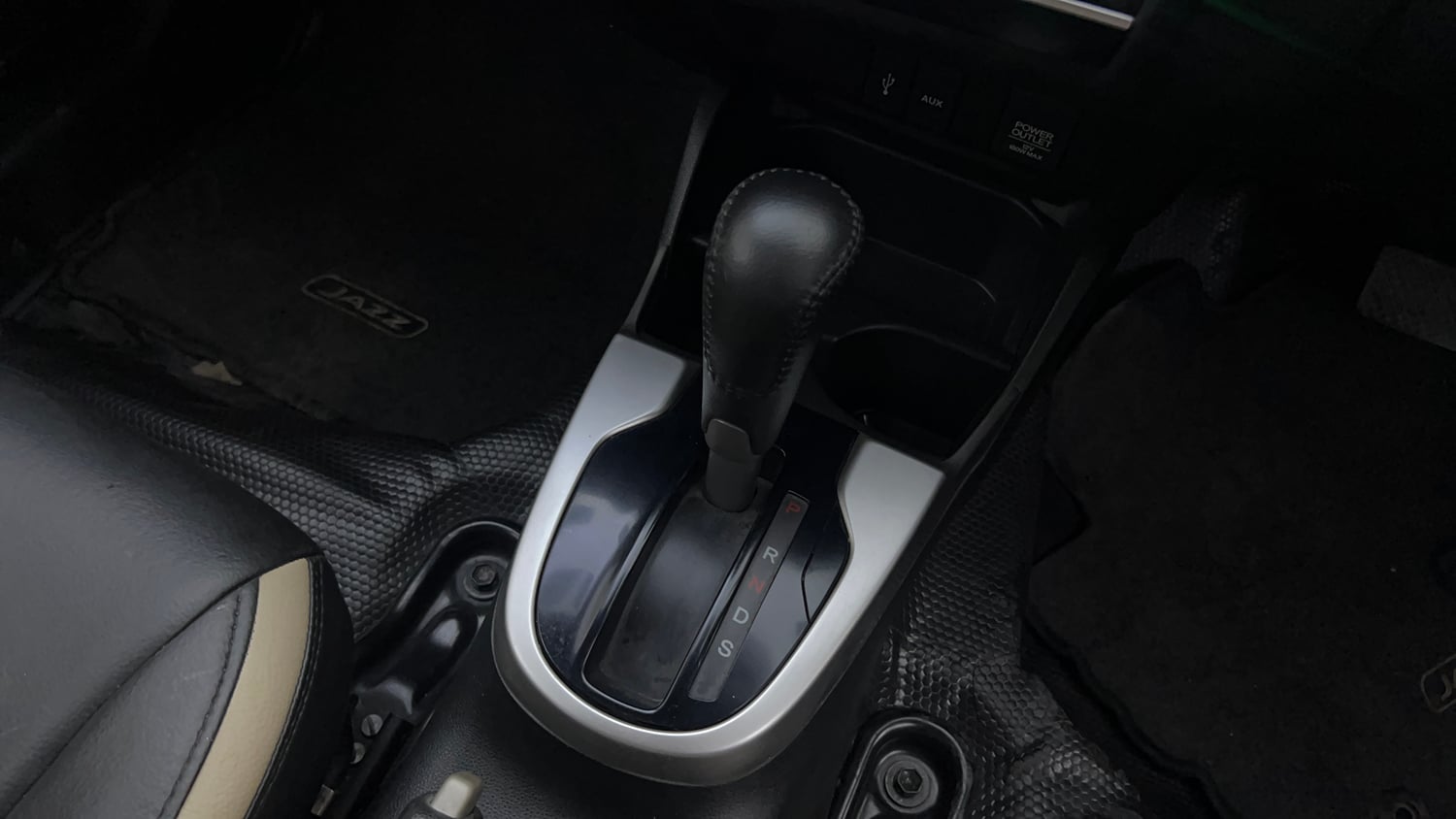 Used 2018 Honda Jazz V AT Petrol Petrol Automatic interior GEAR  KNOB VIEW