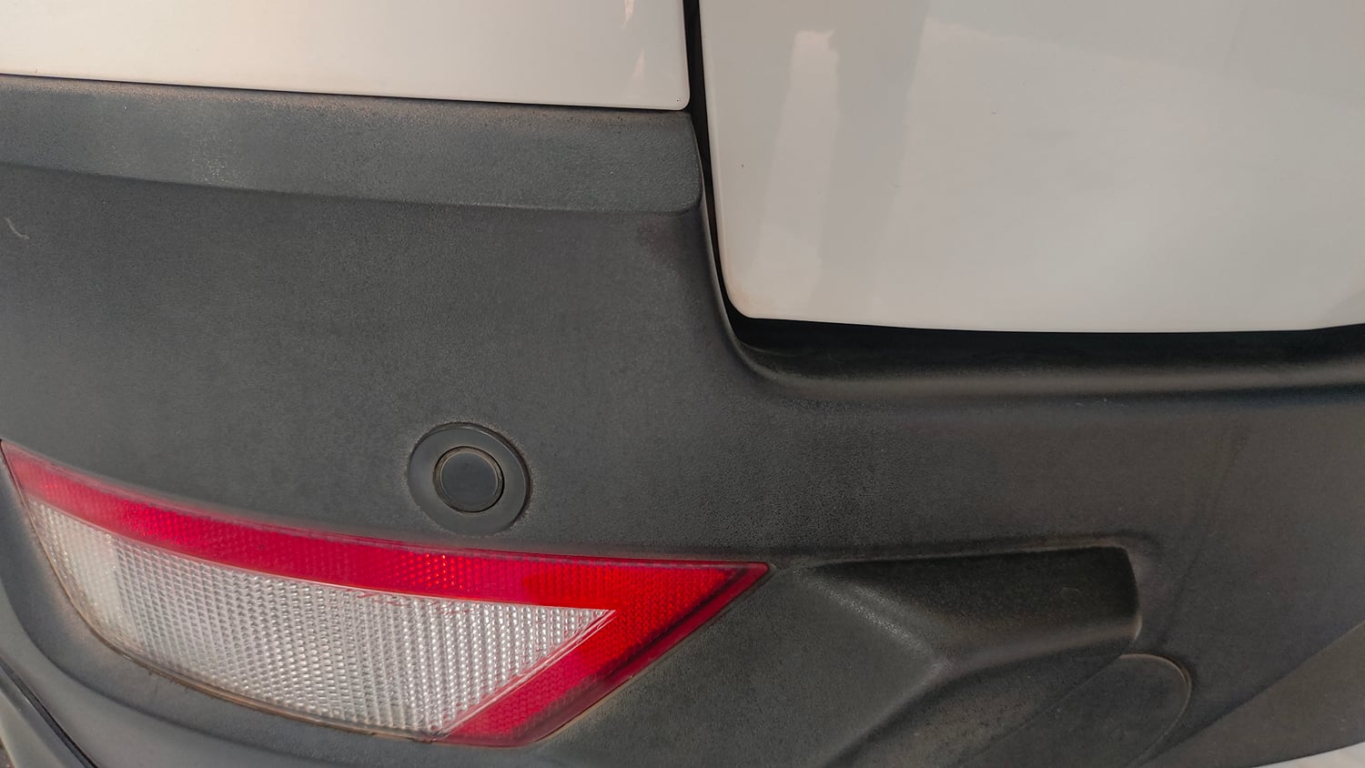 Used 2020 Ford EcoSport Ambiente 1.5L TDCi Diesel Manual top_features Parking sensors