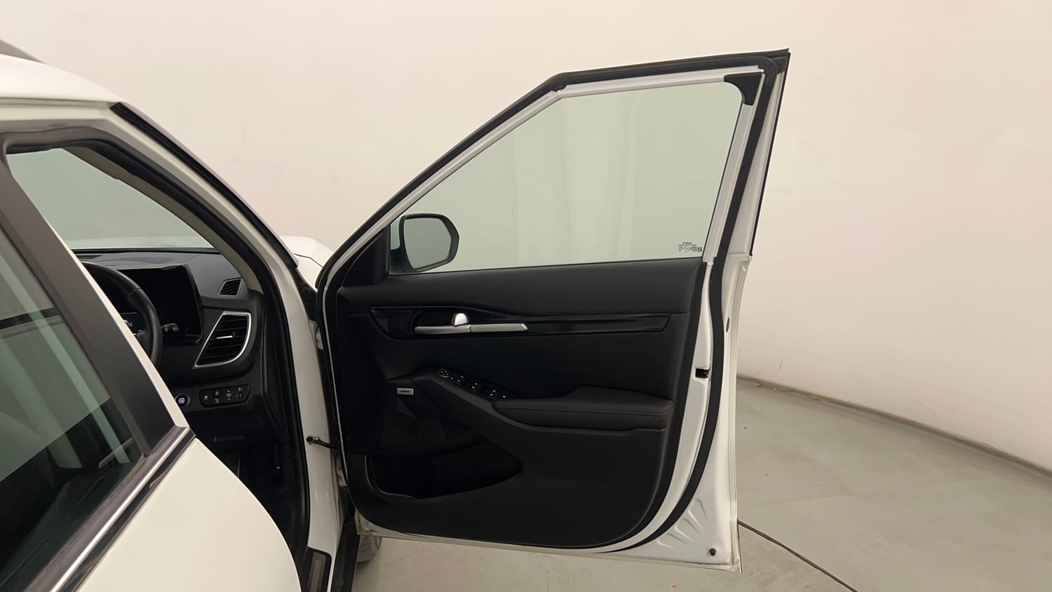 Used 2023 Kia Seltos GTX Plus 1.5 Diesel AT Diesel Automatic interior RIGHT FRONT DOOR OPEN VIEW