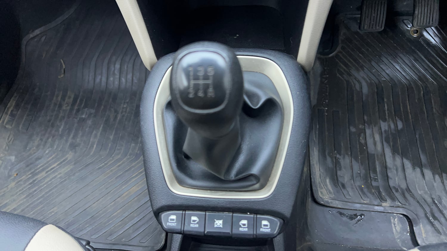 Used 2019 Hyundai Santro Sportz Petrol Manual interior GEAR  KNOB VIEW