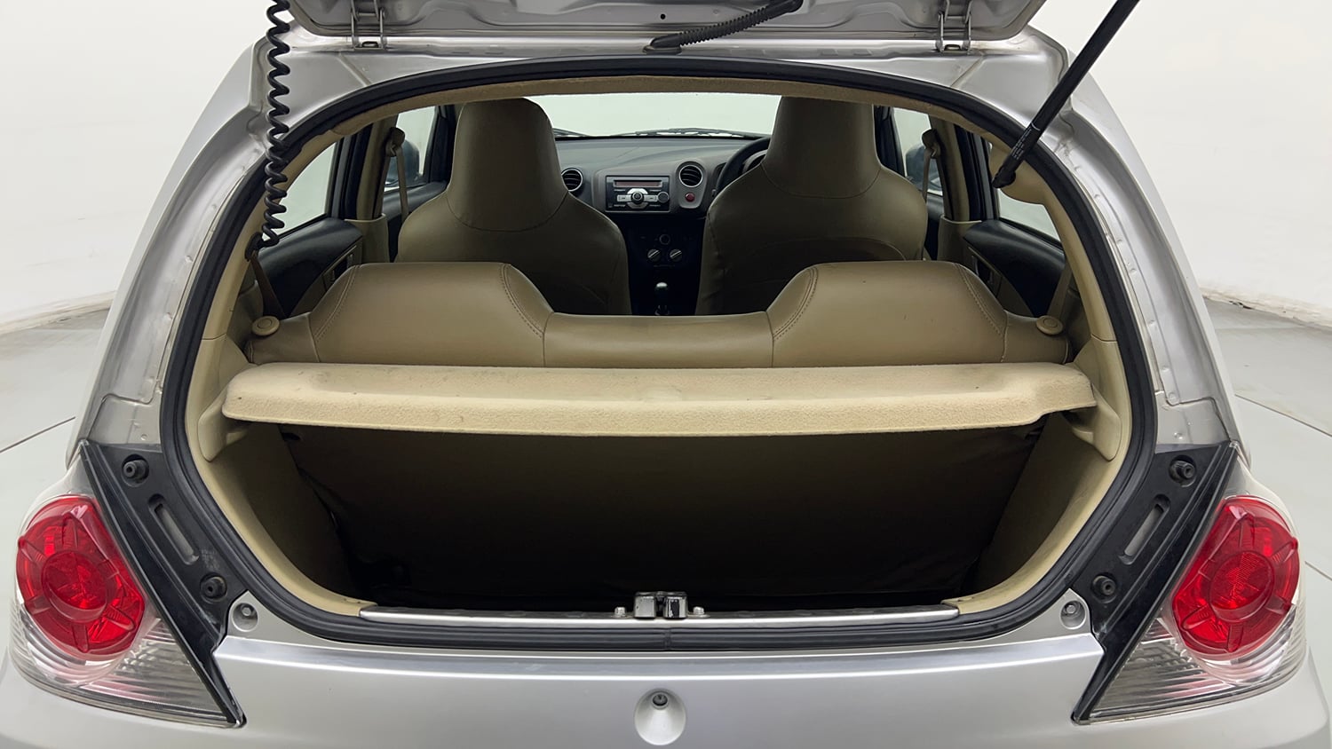 Used 2013 Honda Brio V MT Petrol Manual interior DICKY INSIDE VIEW