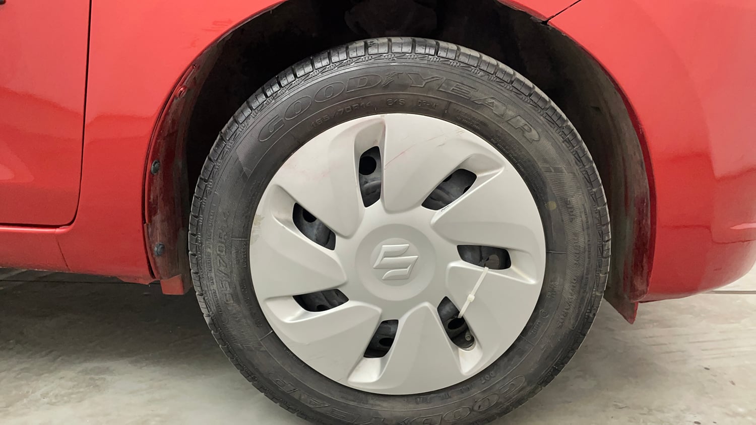 Used 2016 Maruti Suzuki Celerio ZXi AMT Petrol Automatic tyres RIGHT FRONT TYRE RIM VIEW