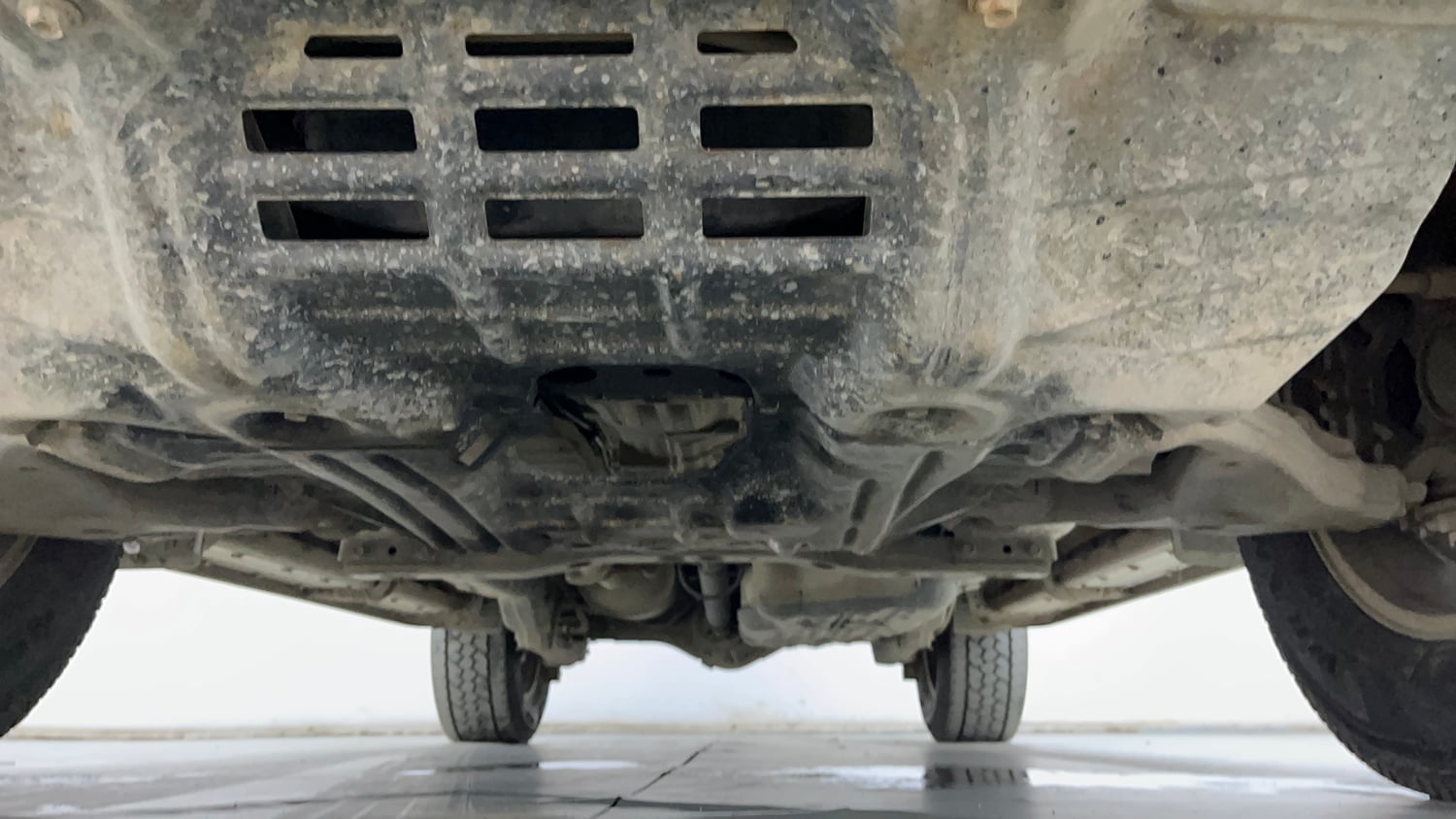 Used 2019 Toyota Fortuner 2.8 4x2 MT Diesel Manual extra FRONT LEFT UNDERBODY VIEW