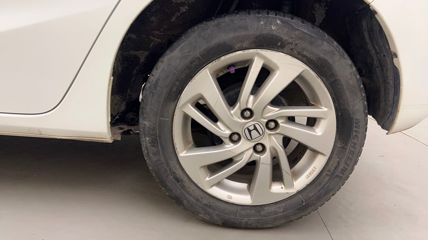Used 2018 Honda Jazz V AT Petrol Petrol Automatic tyres LEFT REAR TYRE RIM VIEW