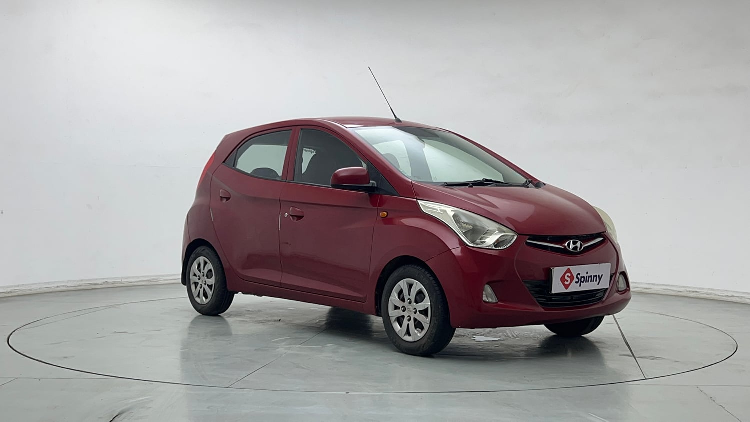 Used 2014 Hyundai Eon Sportz Petrol Manual exterior RIGHT FRONT CORNER VIEW