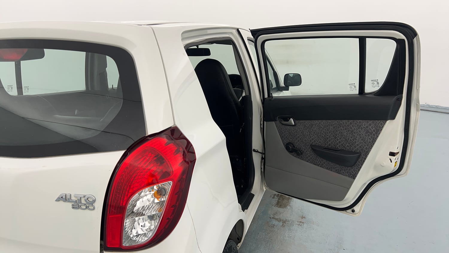 Used 2018 Maruti Suzuki Alto 800 LXi (O) Petrol Manual interior RIGHT REAR DOOR OPEN VIEW