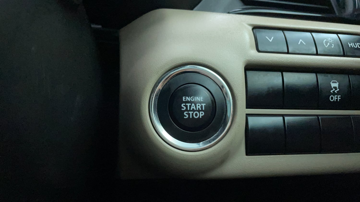 Used 2023 Toyota Glanza V AMT Petrol Automatic top_features Keyless start