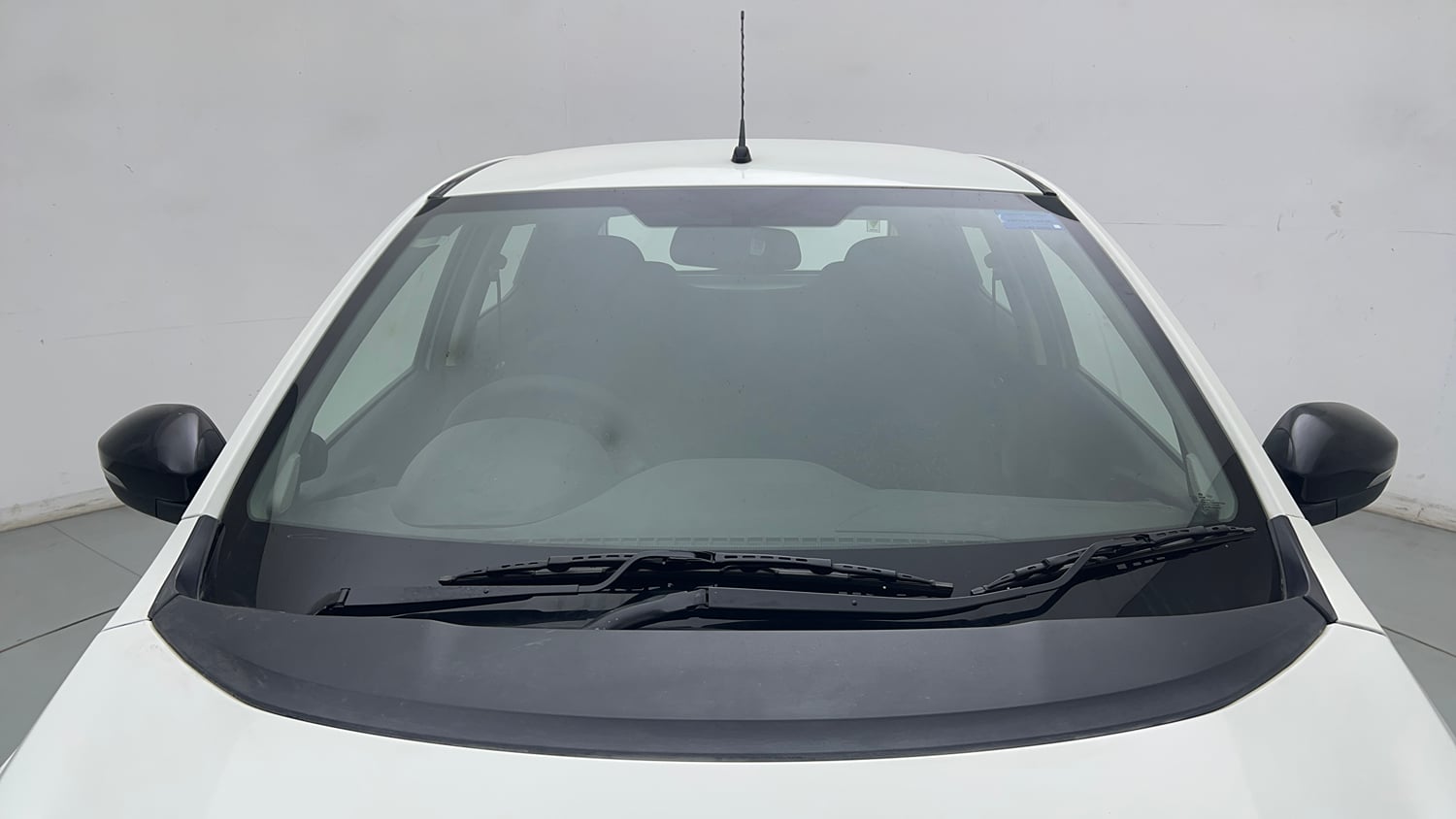 Used 2023 Tata Tiago XT (O) Petrol Manual exterior FRONT WINDSHIELD VIEW