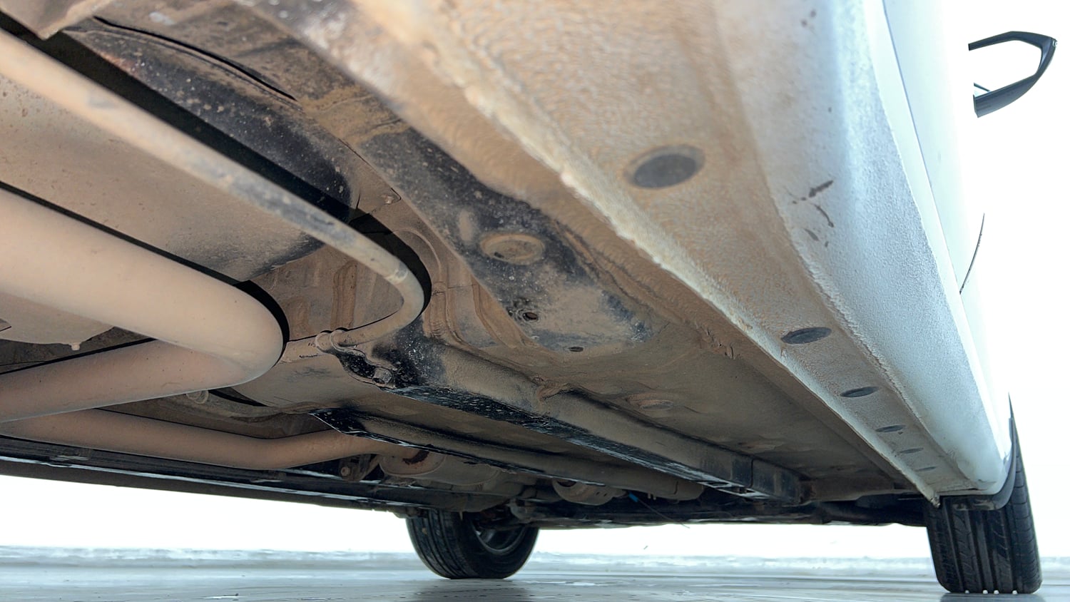 Used 2024 Hyundai Verna SX 1.5 Petrol MT Petrol Manual extra REAR RIGHT UNDERBODY VIEW