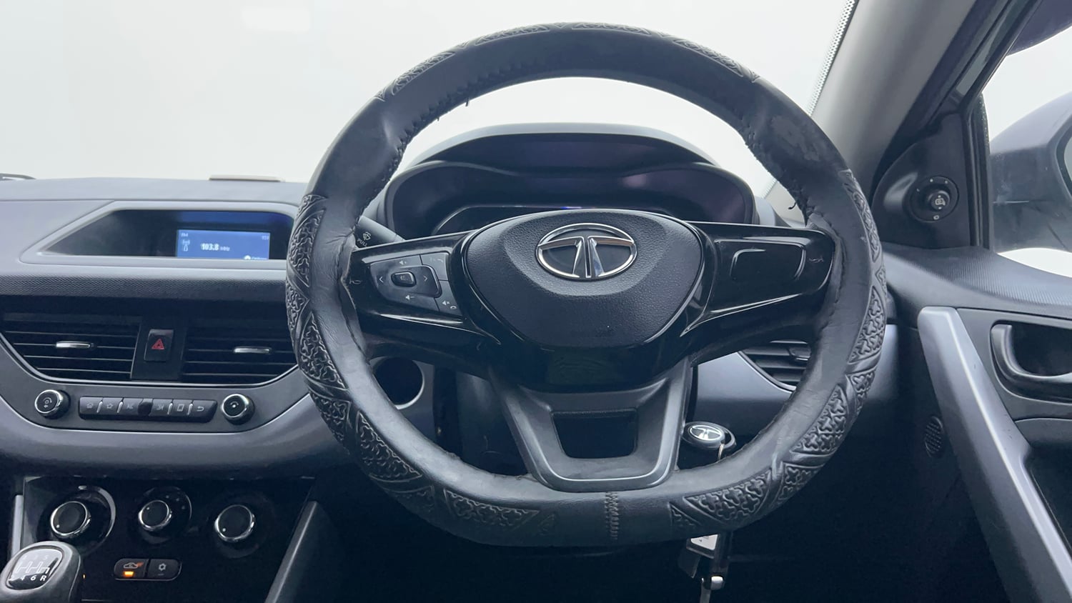 Used 2022 Tata Nexon XM (S) Petrol Manual interior STEERING VIEW