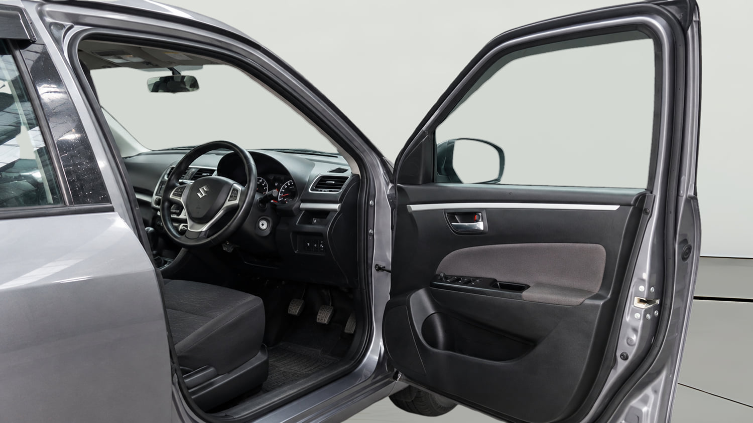 Used 2015 Maruti Suzuki Swift VXi Petrol Manual interior RIGHT FRONT DOOR OPEN VIEW