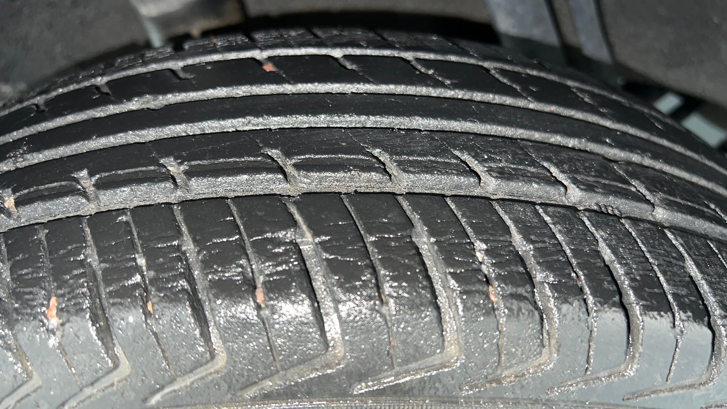 Used 2017 Renault Kwid RXT (O) 1.0 SCE Edition Petrol Manual tyres RIGHT REAR TYRE TREAD VIEW