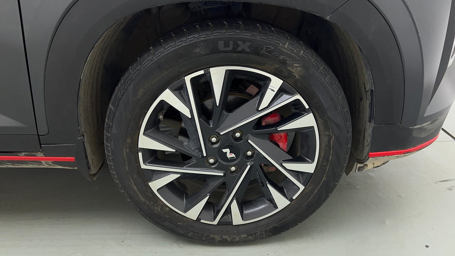 Used 2024 Hyundai Creta N-Line N10 1.5 Turbo DCT Petrol Automatic tyres RIGHT FRONT TYRE RIM VIEW