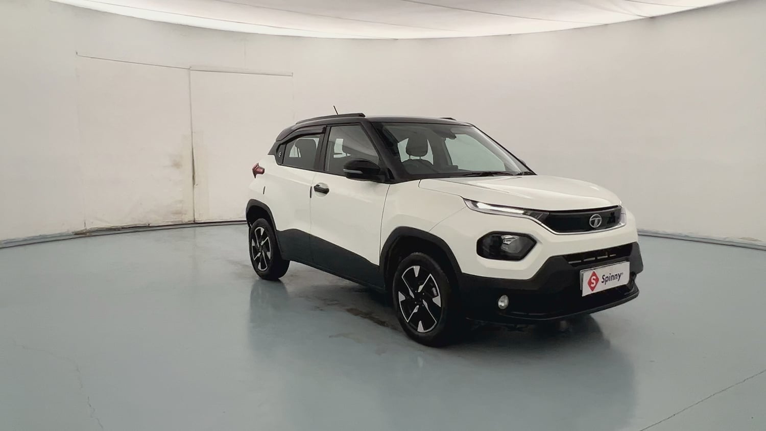 Used 2023 Tata Punch Creative Dual Tone Petrol Manual exterior RIGHT FRONT CORNER VIEW