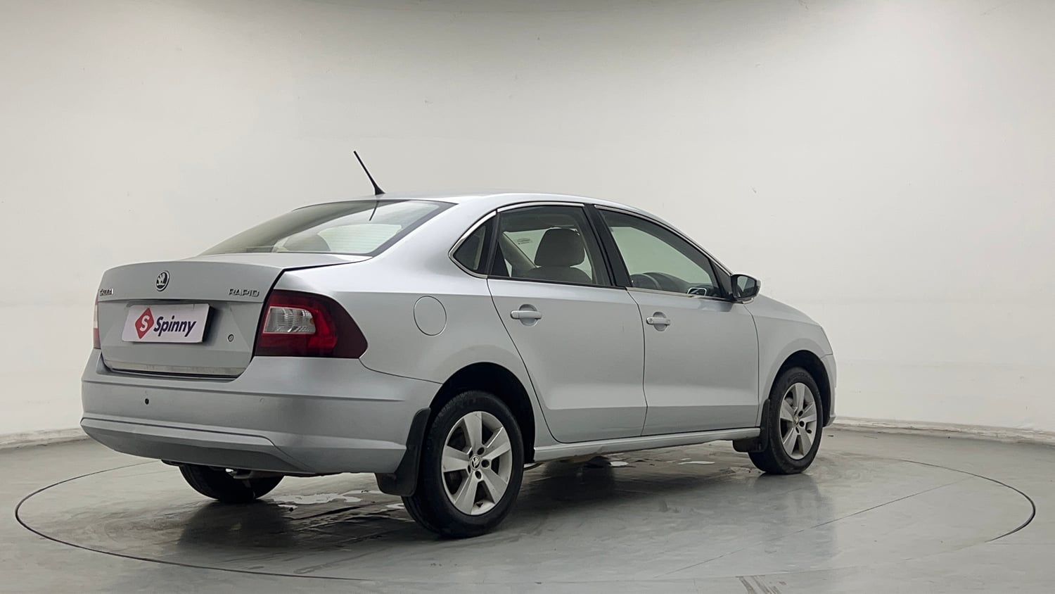 Used 2018 Skoda Rapid Ambition 1.6 MPI AT Petrol Automatic exterior RIGHT REAR CORNER VIEW
