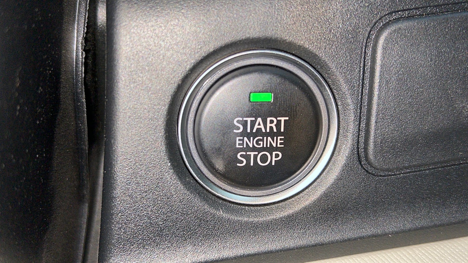 Used 2025 Tata Altroz Creative S Petrol 5AMT Petrol Automatic top_features Keyless start