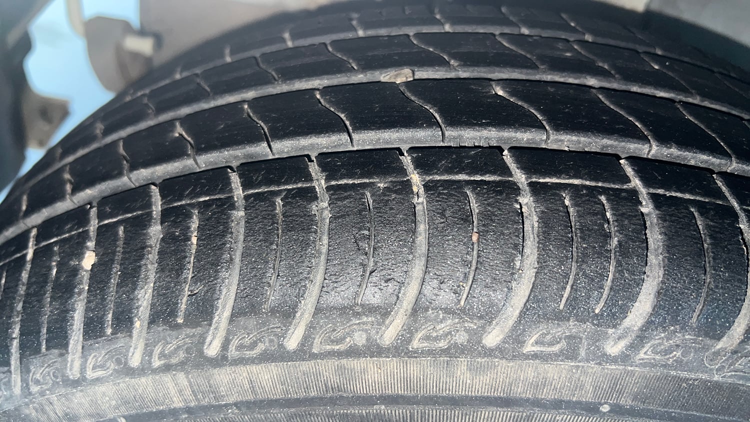 Used 2023 Tata Tiago XT (O) Petrol Manual tyres RIGHT REAR TYRE TREAD VIEW