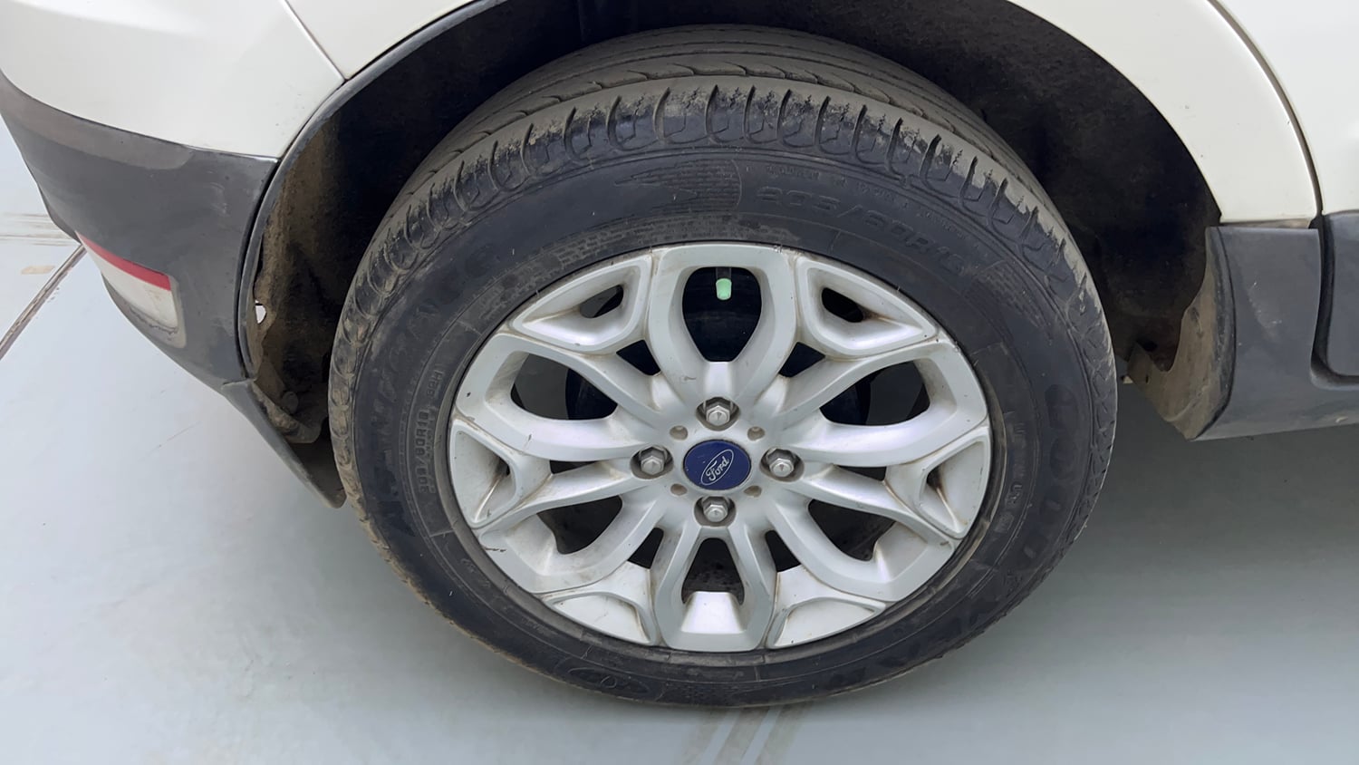 Used 2016 Ford EcoSport Titanium 1.5L Ti-VCT AT Petrol Automatic tyres RIGHT REAR TYRE RIM VIEW