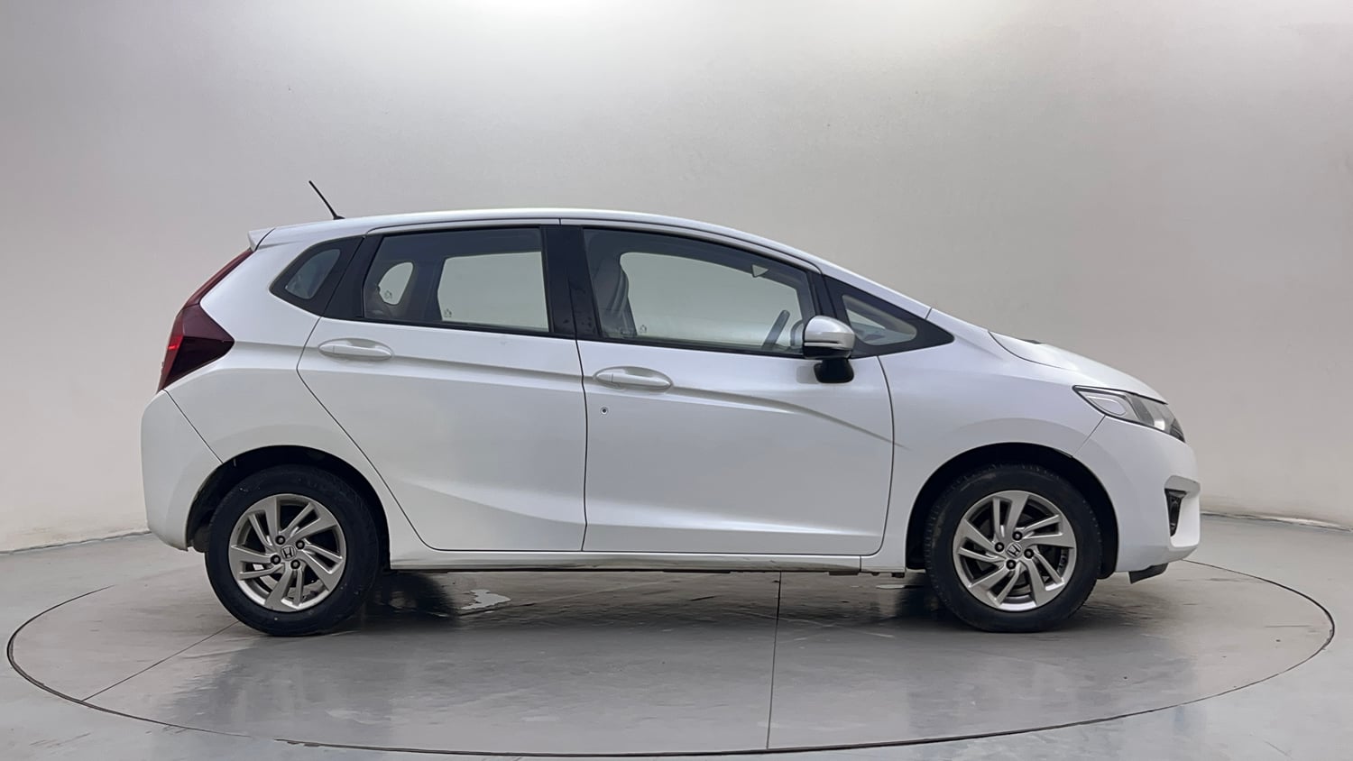 Used 2018 Honda Jazz V AT Petrol Petrol Automatic exterior RIGHT SIDE VIEW