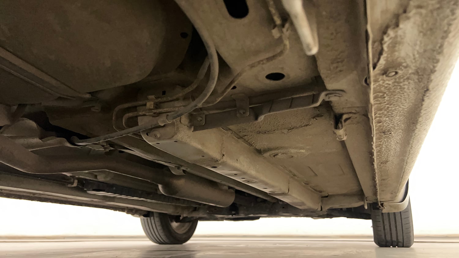 Used 2019 Maruti Suzuki Ciaz Alpha Hybrid 1.5 Petrol Manual extra REAR RIGHT UNDERBODY VIEW