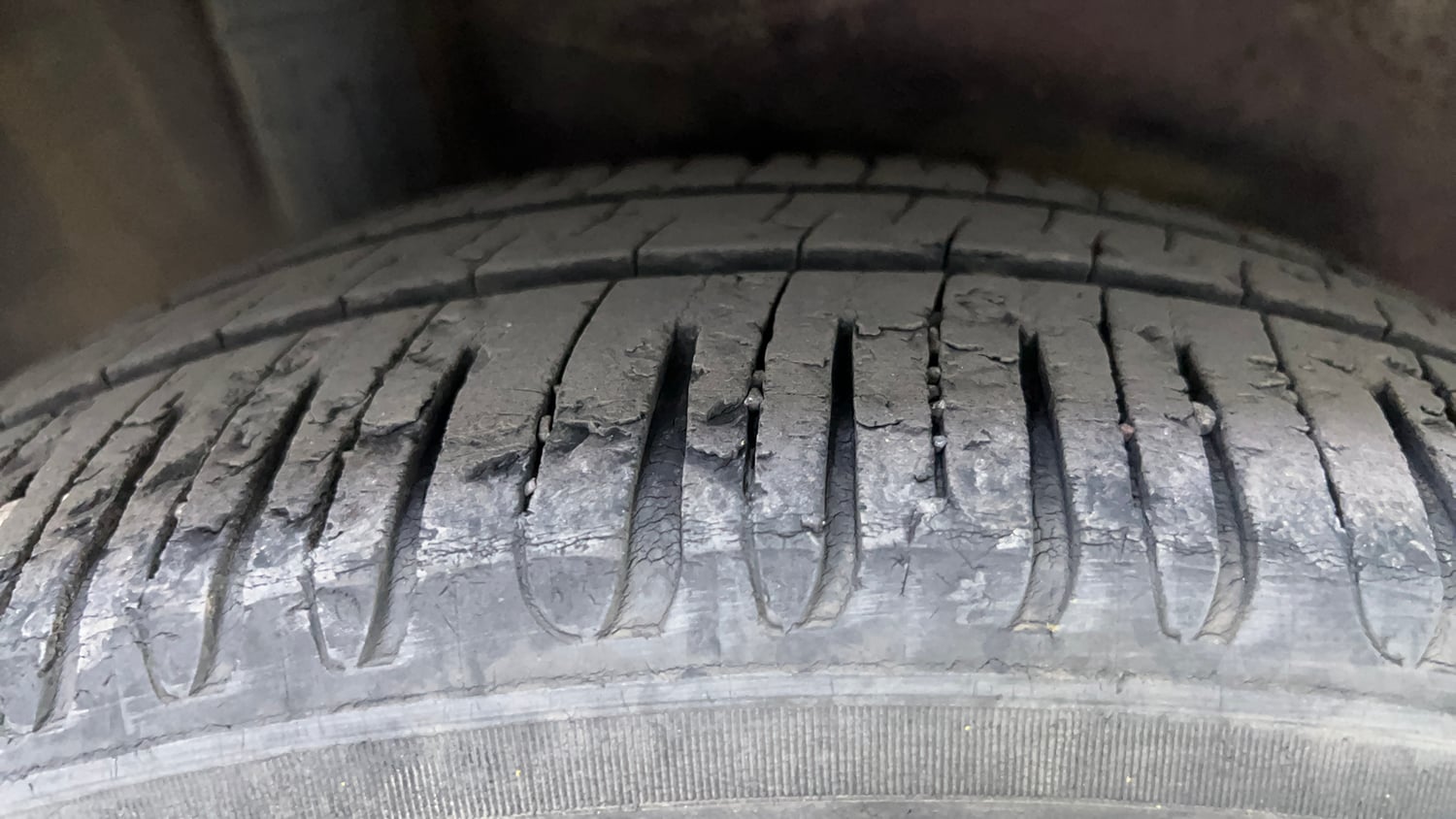 Used 2015 Honda Jazz SV Petrol Petrol Manual tyres RIGHT REAR TYRE TREAD VIEW