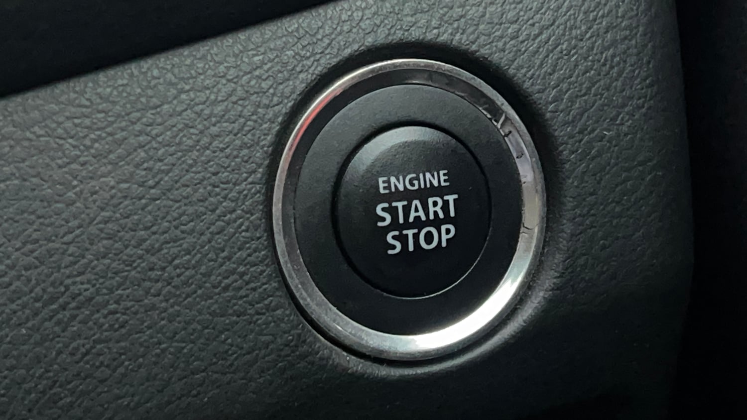 Used 2017 Maruti Suzuki Baleno Alpha 1.2 Petrol Manual top_features Keyless start