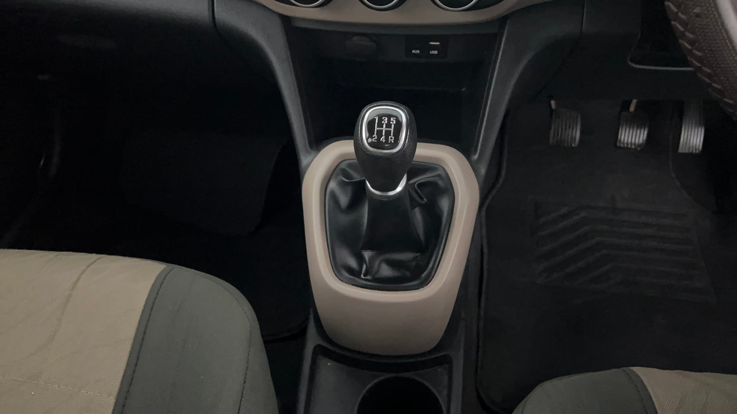 Used 2016 Hyundai Grand i10 Sportz 1.2 Kappa VTVT Petrol Manual interior GEAR  KNOB VIEW