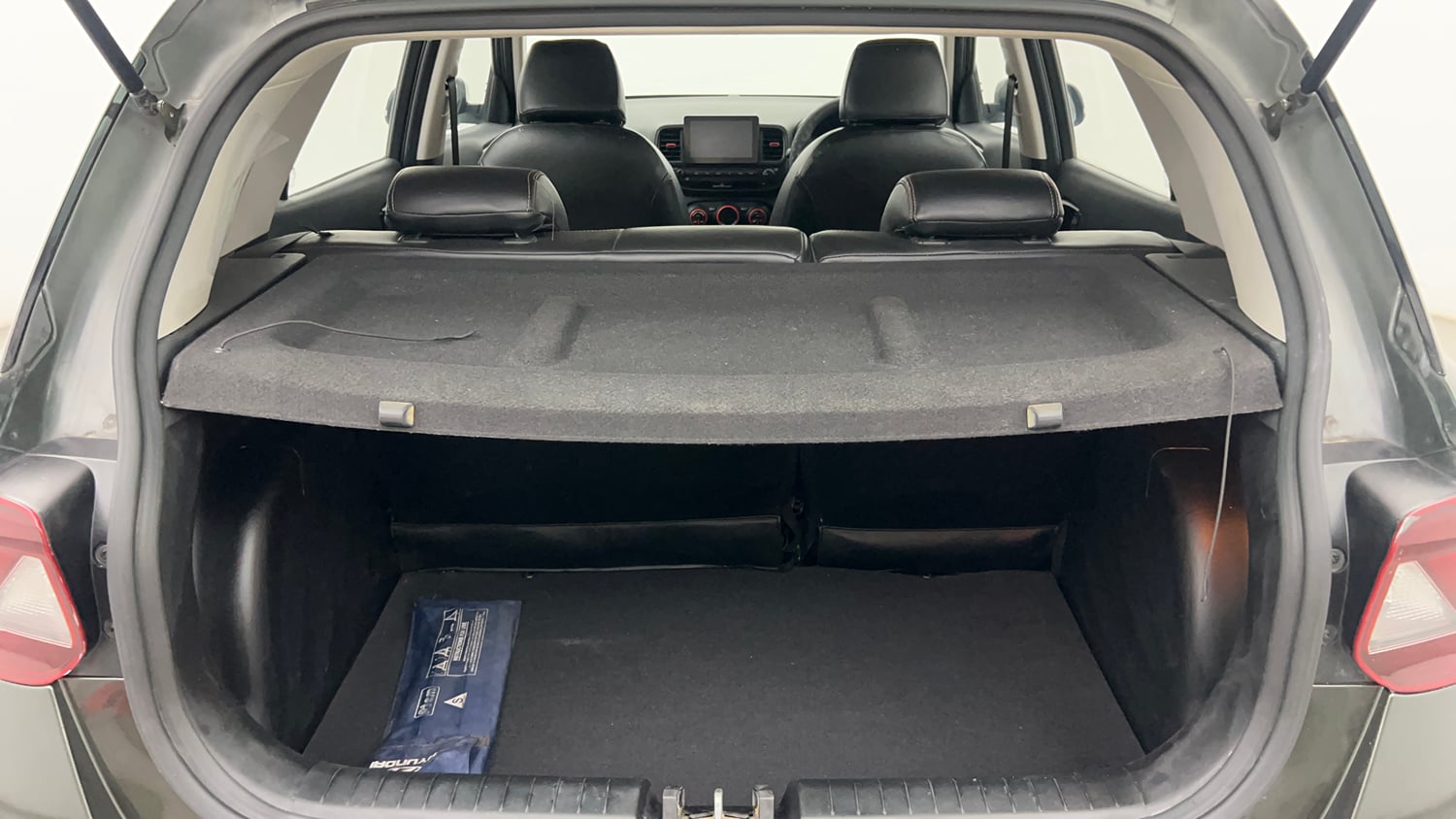 Used 2019 hyundai Venue SX 1.0 (O) Turbo Petrol Petrol Manual interior DICKY INSIDE VIEW